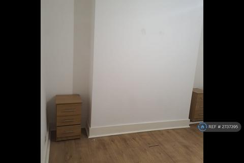 2 bedroom flat to rent, Loveridge Road, London, NW6