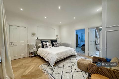 2 bedroom flat to rent, Adelaide Crescent, Hove, BN3