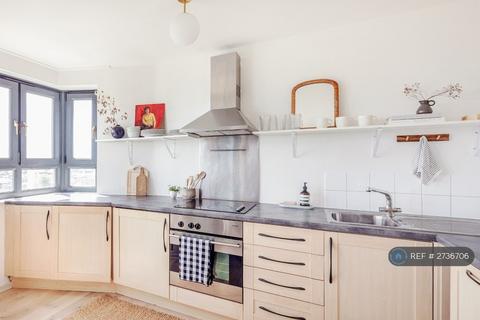 2 bedroom flat to rent, Elmington Estate, London, SE5