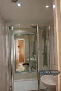 2 bedroom flat to rent, Clapham Road, London, SW9