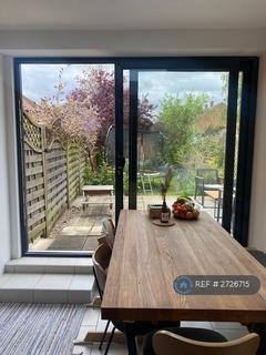 2 bedroom terraced house to rent, Rutland Place, Maidenhead, SL6