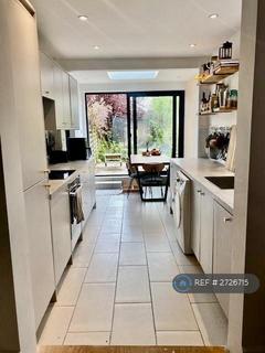 2 bedroom terraced house to rent, Rutland Place, Maidenhead, SL6