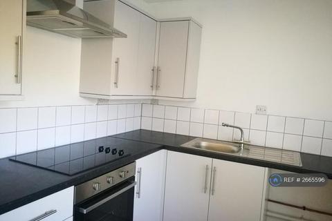 2 bedroom terraced house to rent, Danestone Close, Middleleaze, Swindon, SN5