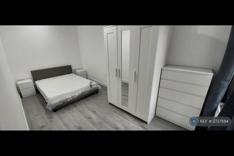 2 bedroom flat to rent, Gilbey Road, London, SW17