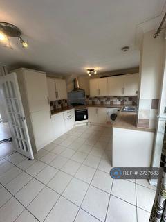 3 bedroom semi-detached house to rent, Ridge Hill Lane, Stalybridge, SK15