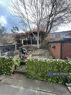 3 bedroom semi-detached house to rent, Ridge Hill Lane, Stalybridge, SK15