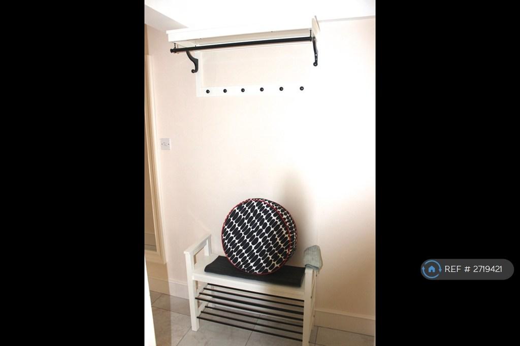 Hallway Coat/Hat/Shoe Storage