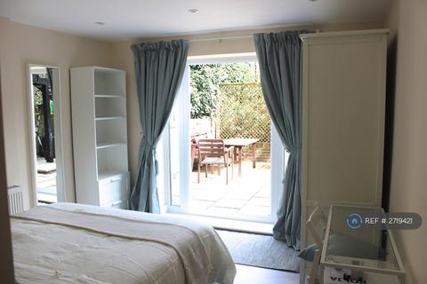 2 bedroom maisonette to rent, Halliford Street, London, N1