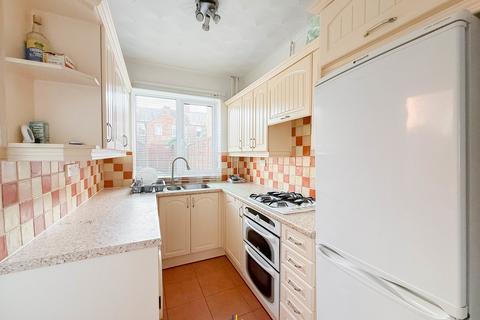 2 bedroom terraced house to rent, Denmark Road, Leicester