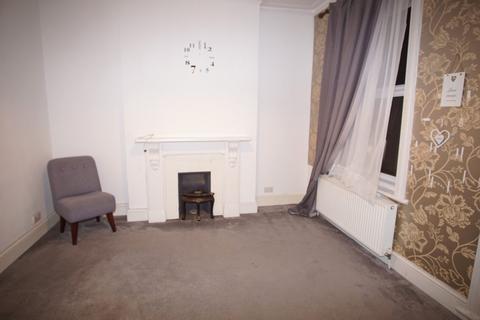 3 bedroom maisonette to rent, Yew Grove, NW2