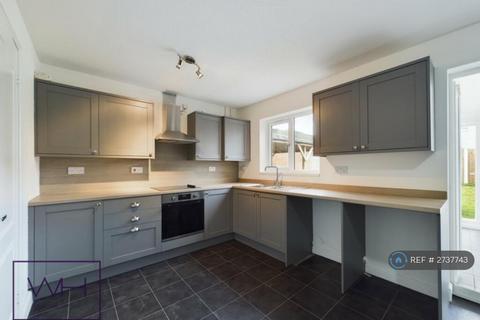 3 bedroom semi-detached house to rent, Farlawns Court, Balby, Doncaster, DN4