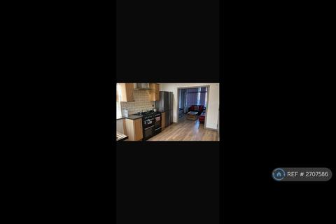 1 bedroom in a house share to rent, Littleton Road, Salford, M6