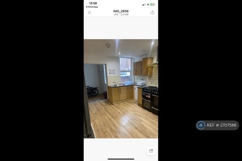 1 bedroom in a house share to rent, Littleton Road, Salford, M6