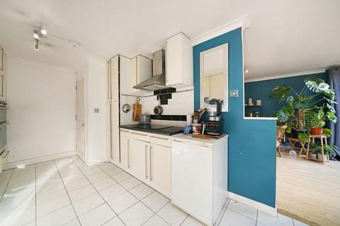 3 bedroom apartment for sale, Burlington Close, London