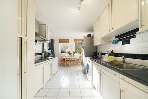 3 bedroom apartment for sale, Burlington Close, London