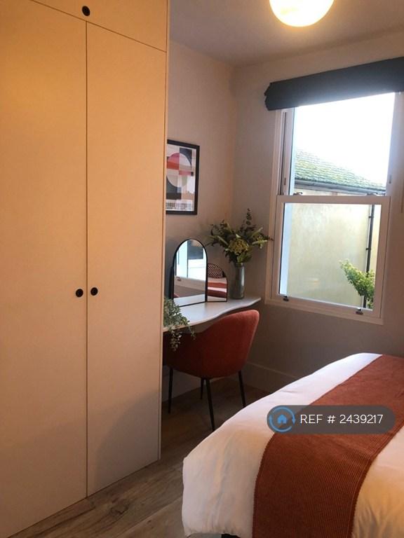 Double + Separate Bathroom