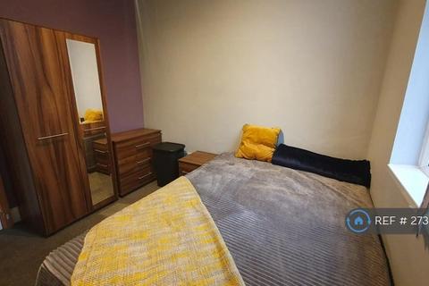1 bedroom in a house share to rent, Wesley Street, Failsworth, Manchester, M35