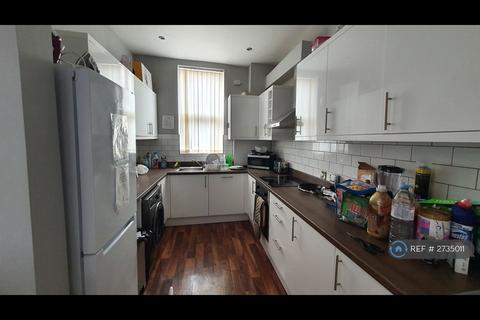 1 bedroom in a house share to rent, Wesley Street, Failsworth, Manchester, M35