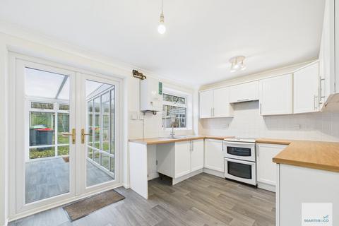2 bedroom townhouse to rent, Christchurch Road, Hucknall