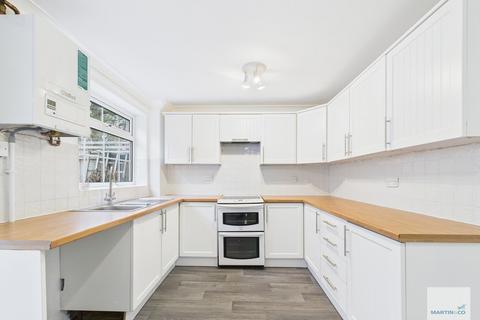 2 bedroom townhouse to rent, Christchurch Road, Hucknall