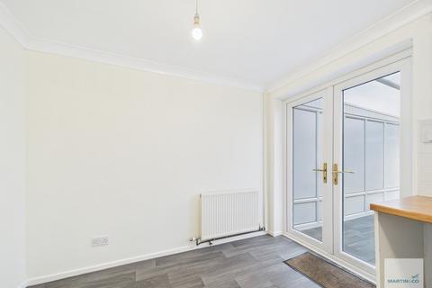 2 bedroom townhouse to rent, Christchurch Road, Hucknall