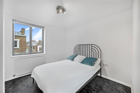 2 bedroom flat for sale, City of London Point, 107 York Way, London