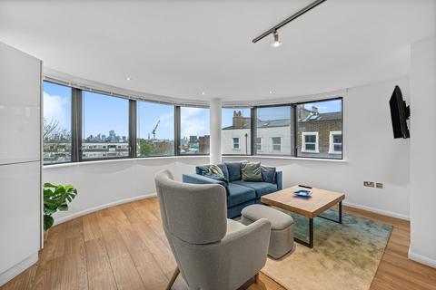 2 bedroom flat for sale, City of London Point, 107 York Way, London