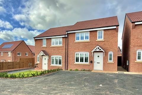 3 bedroom semi-detached house to rent - William Stanworth Grove, Priorslee, Telford