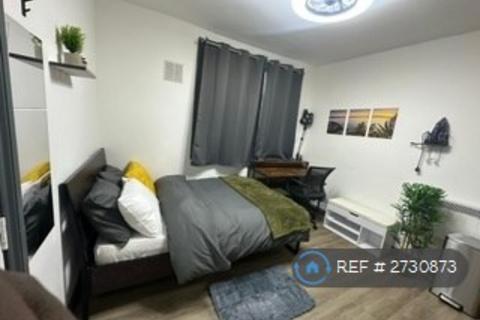 Studio to rent, Lampton Road, Hounslow, TW3