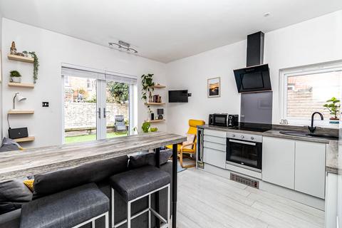 1 bedroom ground floor flat for sale, Victoria Road North, Southsea