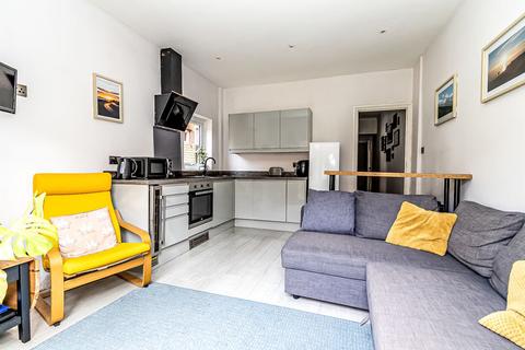 1 bedroom ground floor flat for sale, Victoria Road North, Southsea