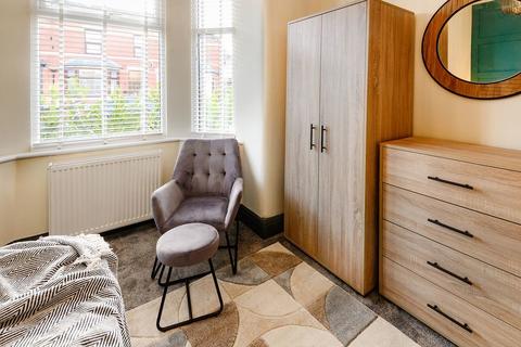 1 bedroom in a house share to rent, Room 2, 188 Stockport Road East