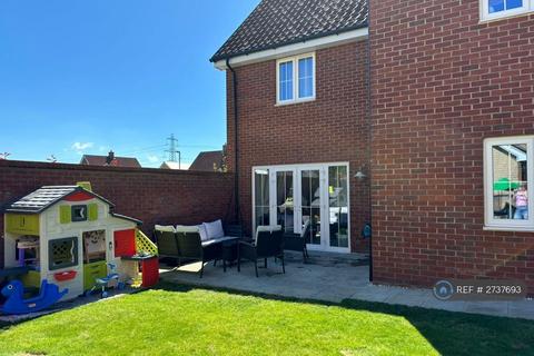 3 bedroom detached house to rent, St Lukes Way, Runwell, SS11