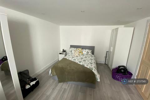 1 bedroom flat to rent, Garratt Lane, London, SW17