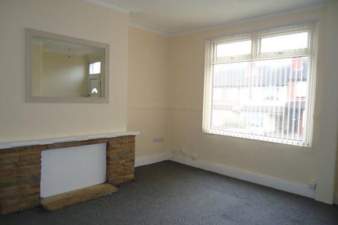 2 bedroom terraced house to rent, Longroyd Crescent, Leeds LS11
