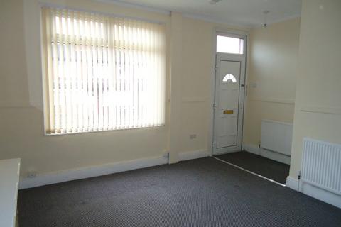 2 bedroom terraced house to rent, Longroyd Crescent, Leeds LS11