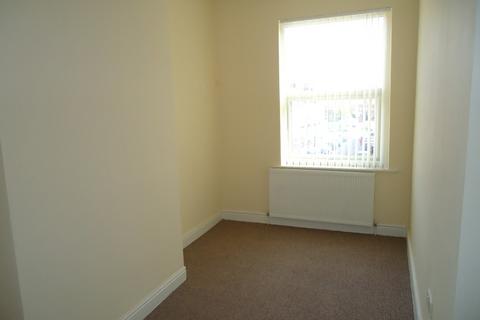 4 bedroom terraced house to rent, Linden Street, Leeds LS11