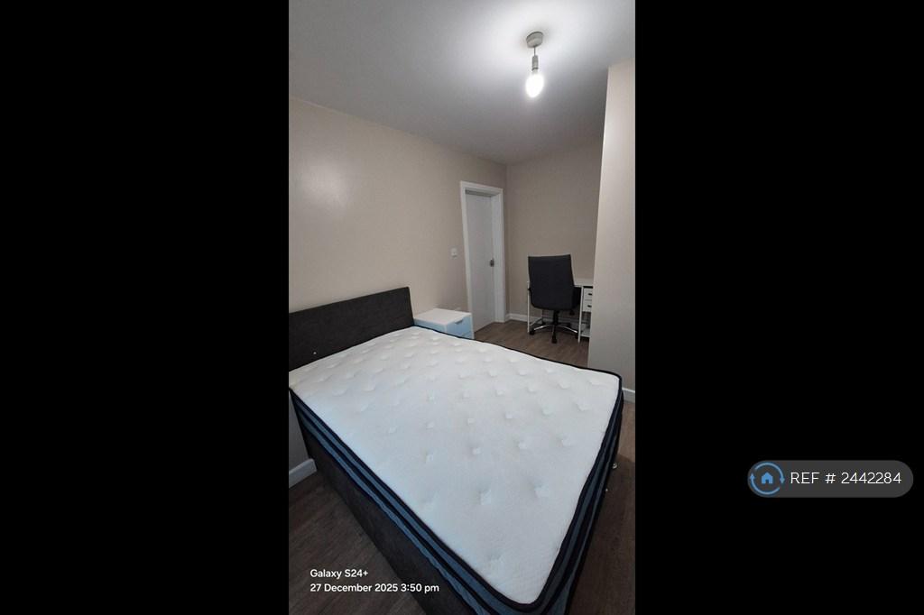 Single Ensuite Room 2