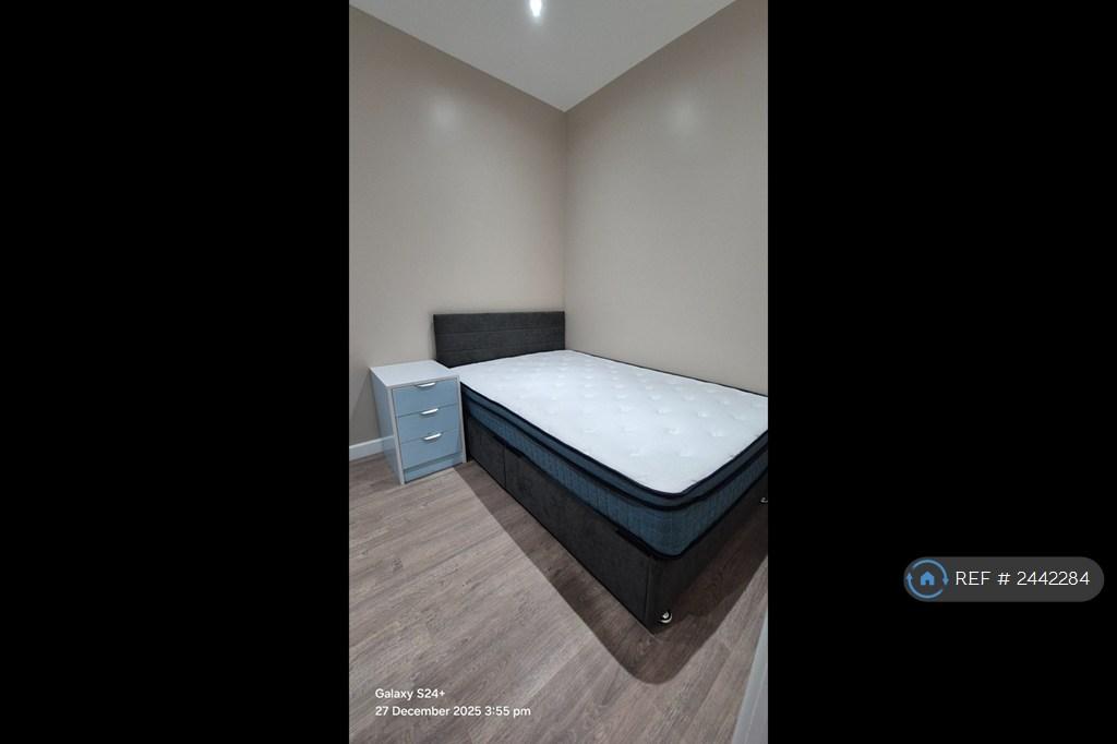 Small Double/Single Room 2