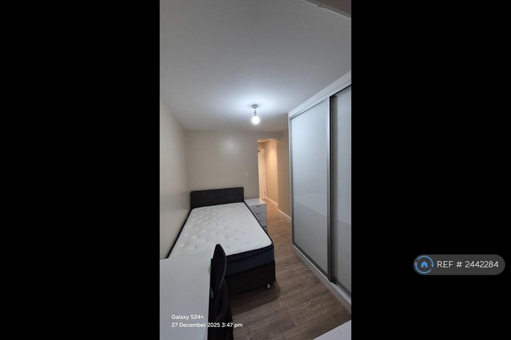 Single Ensuite Room 1