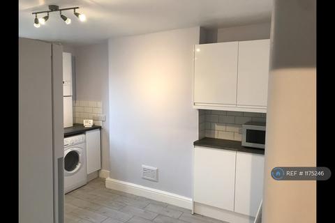2 bedroom flat to rent, Elliot's Row, Elephant & Castle, London, SE11