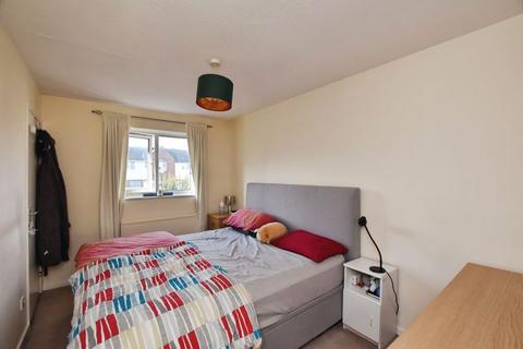 undefined, Lees Court, Salisbury              *VIDEO TOUR*