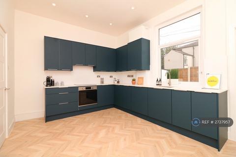 2 bedroom terraced house to rent, Fenton Street, Bury, BL8