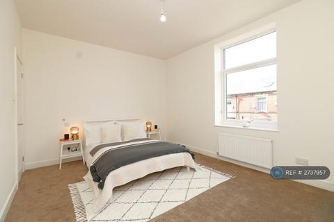 2 bedroom terraced house to rent, Fenton Street, Bury, BL8