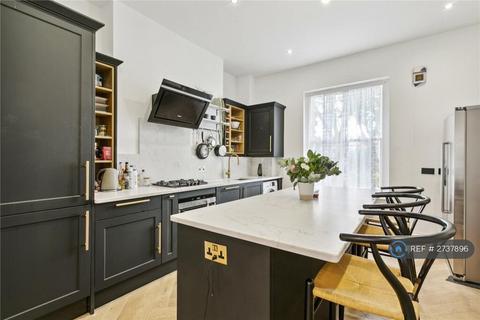3 bedroom maisonette to rent, Loughborough Road, London, SW9