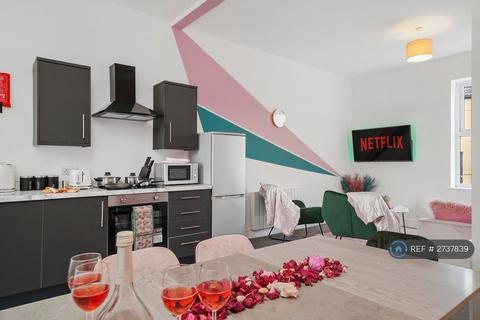 2 bedroom flat to rent, Coop Street, Blackpool, FY1
