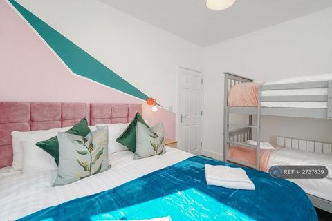 2 bedroom flat to rent, Coop Street, Blackpool, FY1