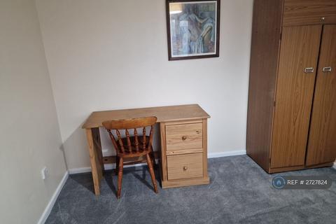 3 bedroom semi-detached house to rent, Cornbrook Grove, Manchester, M16