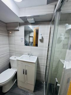 2 bedroom flat to rent, Paddington Close, Hayes UB4