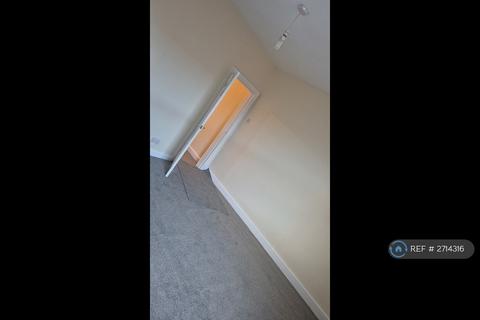 2 bedroom terraced house to rent, Erddig Road, Wrexham, LL13